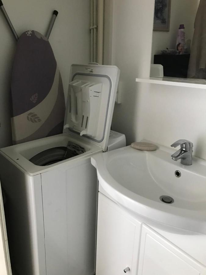 Studio Meuble Et Lumineux 20M2 Appartement Vittel Buitenkant foto