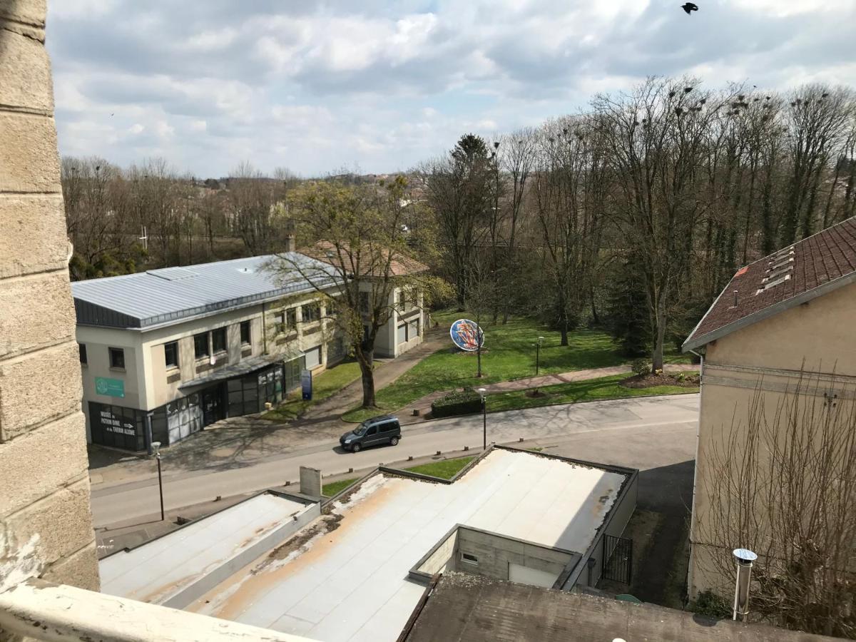 Studio Meuble Et Lumineux 20M2 Appartement Vittel Buitenkant foto